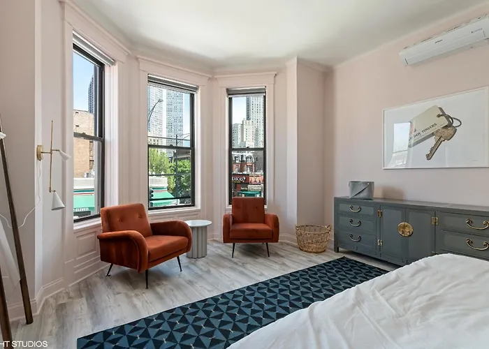 Hotel The Neighborhood - Lincoln Park Lp *