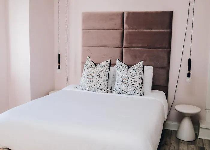 Hotel The Neighborhood - Lincoln Park Lp *