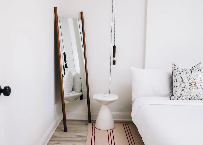 Hotel The Neighborhood - Lincoln Park Lp *