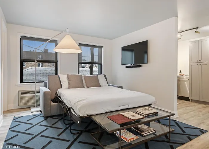 The Neighborhood - Lincoln Park Lp Hotel